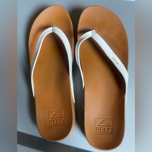 Reef Women’s White Sandals Size 7.5 Flip Flops - Picture 1 of 4
